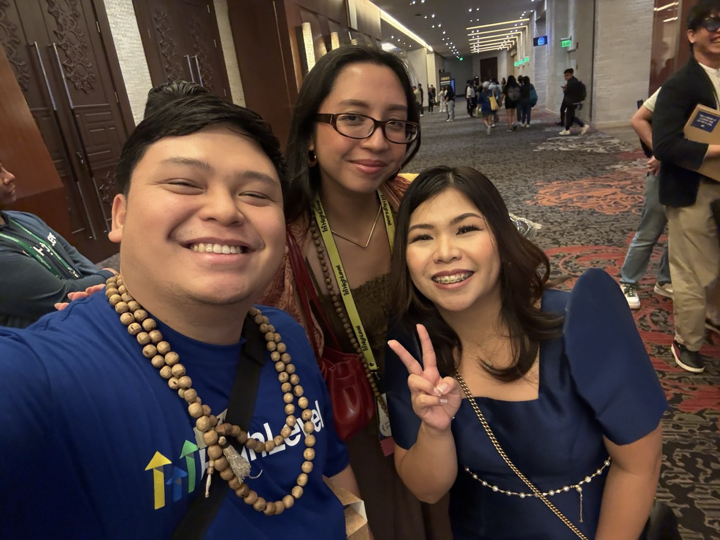 Cris Vinson reconnecting with members of the Filipino HighLevel community in Manila